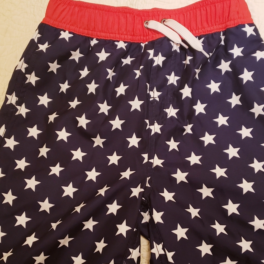 **Boys **Swim Trunks..2 front pockets.Size 10/12
